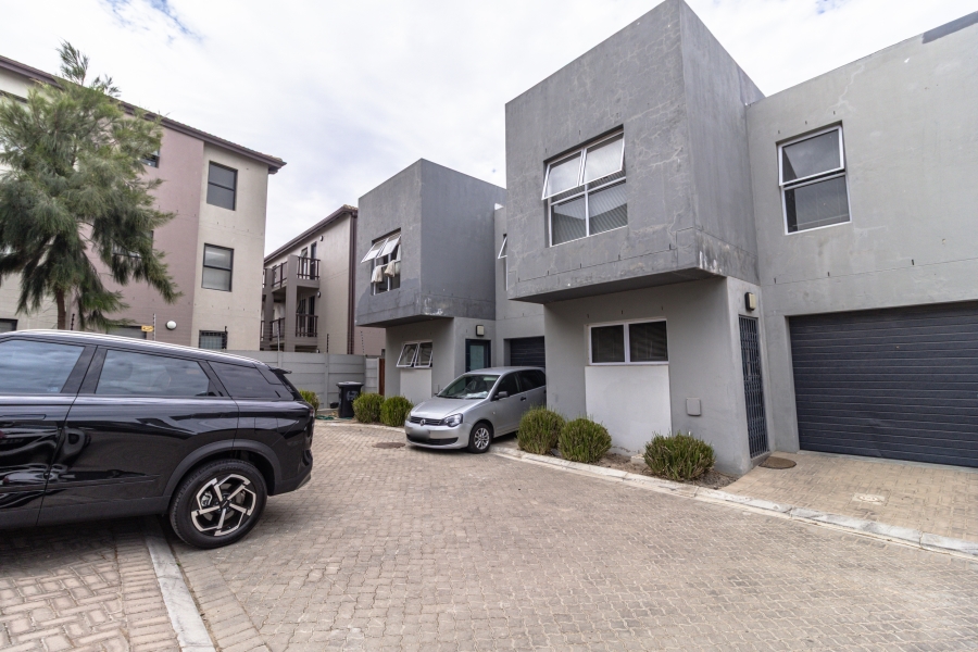 3 Bedroom Property for Sale in Parklands Western Cape